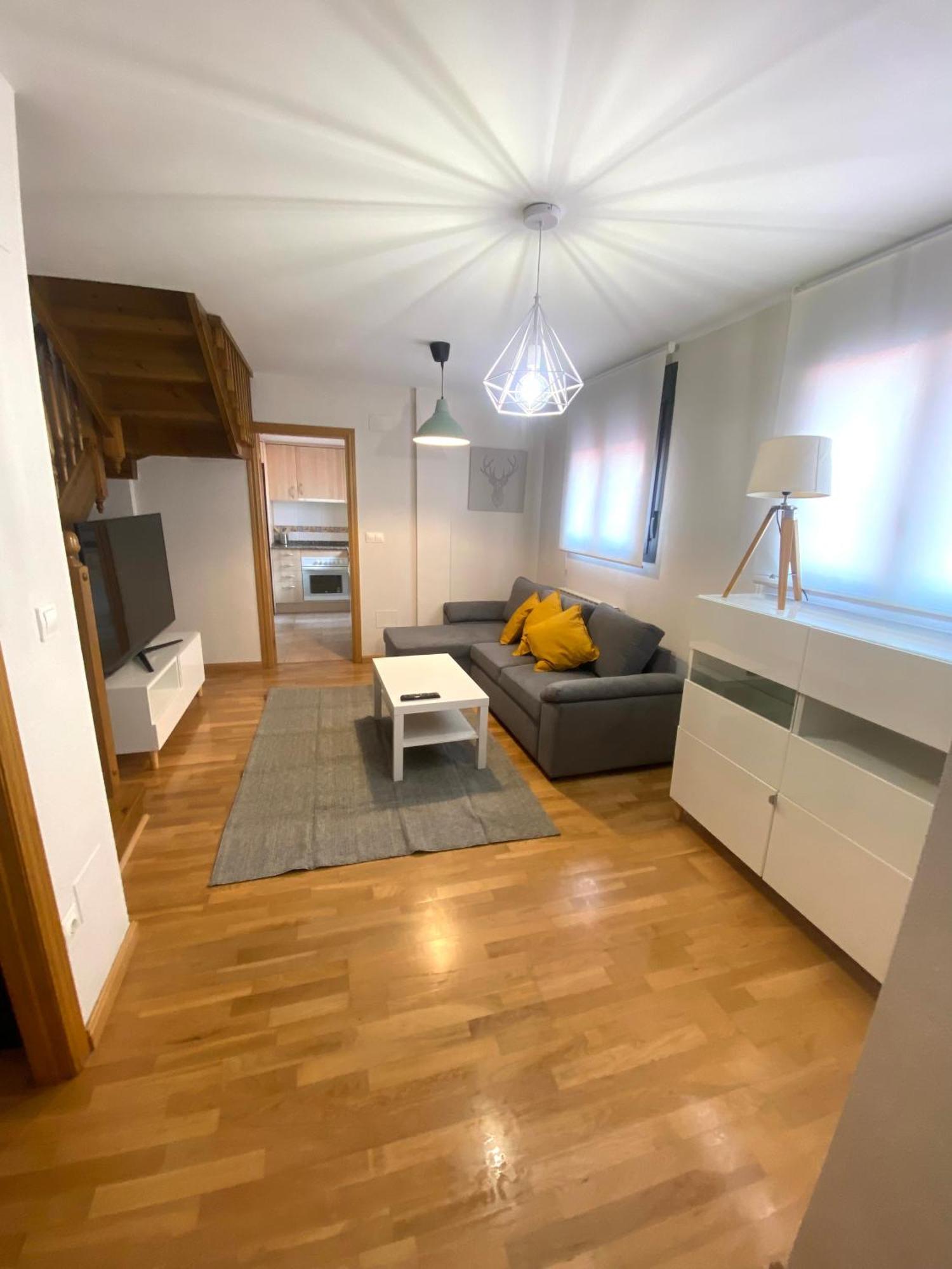 Apartamento Centrico Con Garaje Jaca Exterior photo